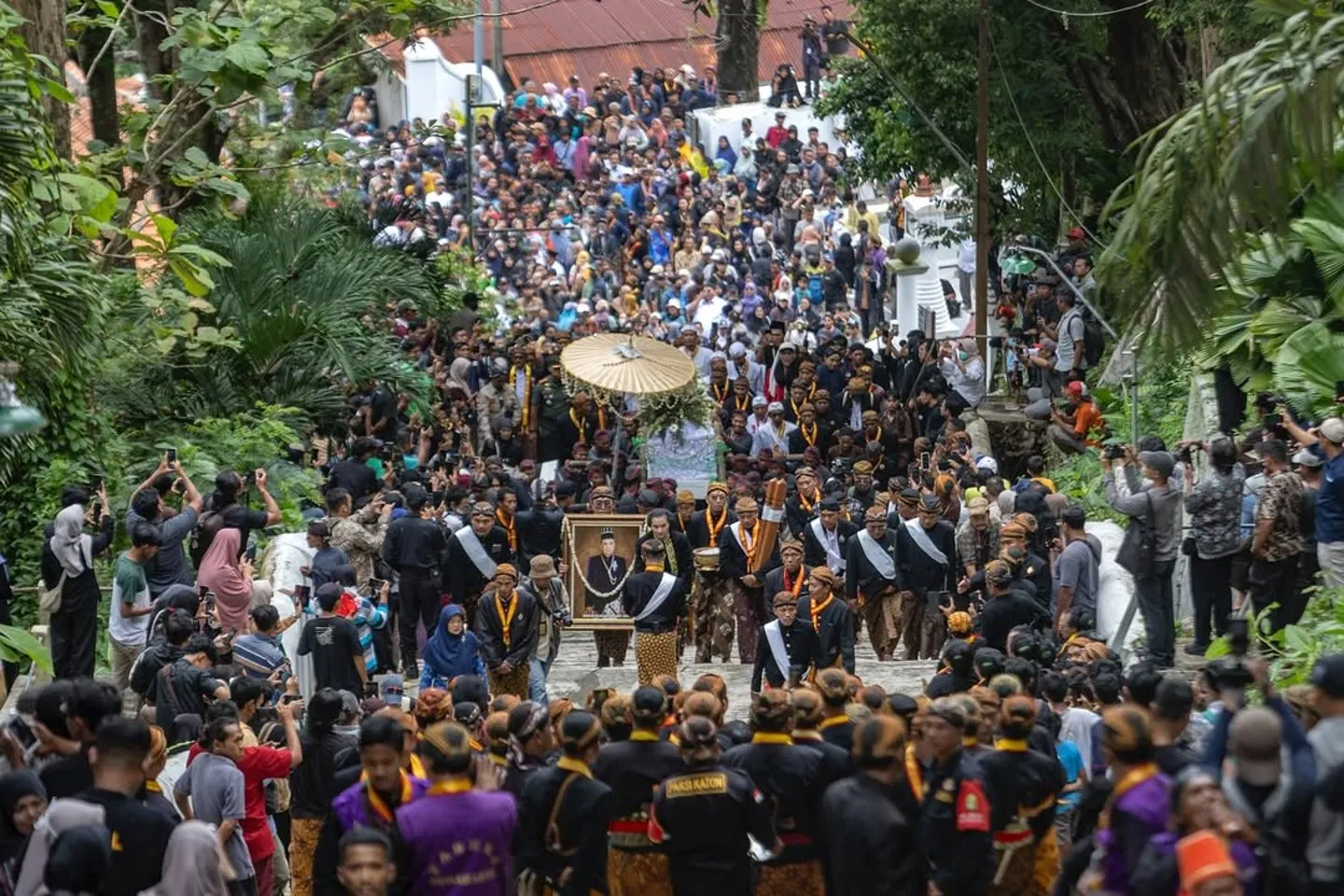 Perpisahan Terakhir untuk Sinuwun Pakubuwono XIII