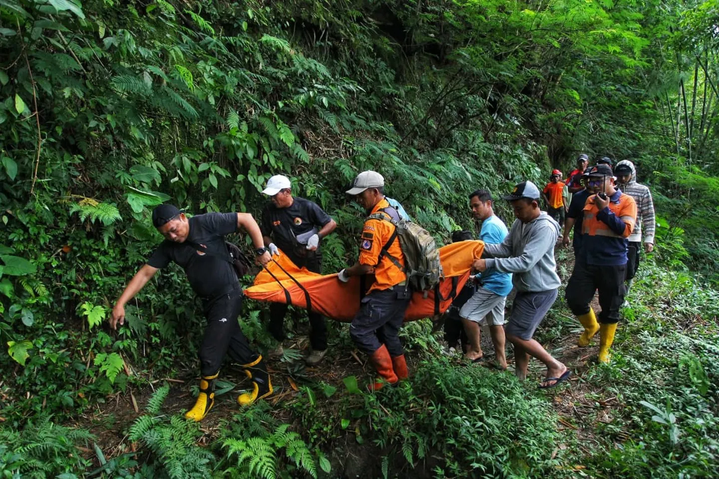 Ketika Sungai Membawa Gunung Turun